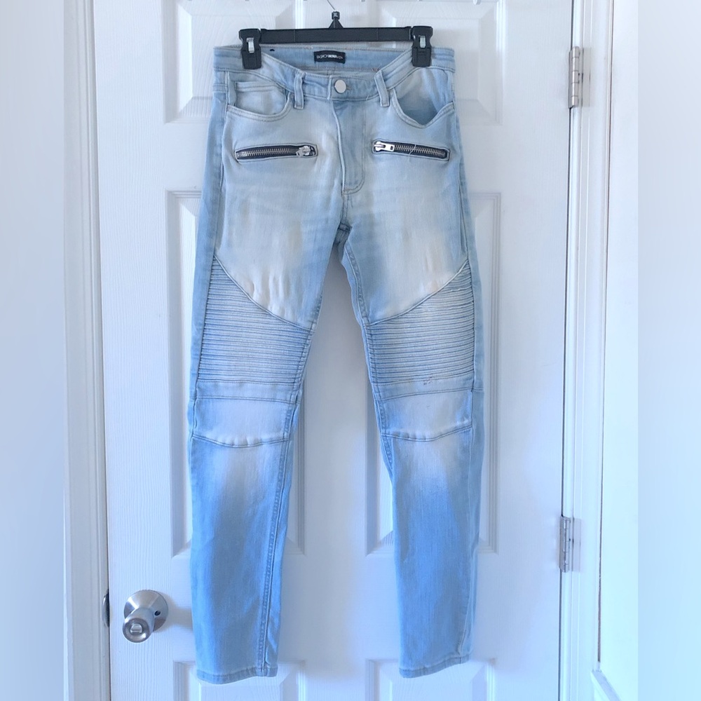 Fashion Nova Men moto style jeans. Stretchy skinny jeans. Size 30.